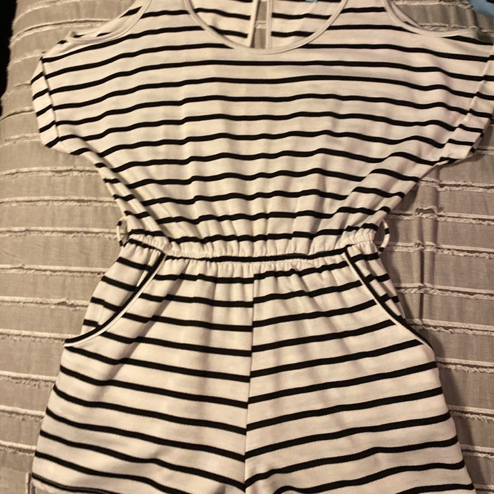 Sge&Sky Size M black&white shorts set